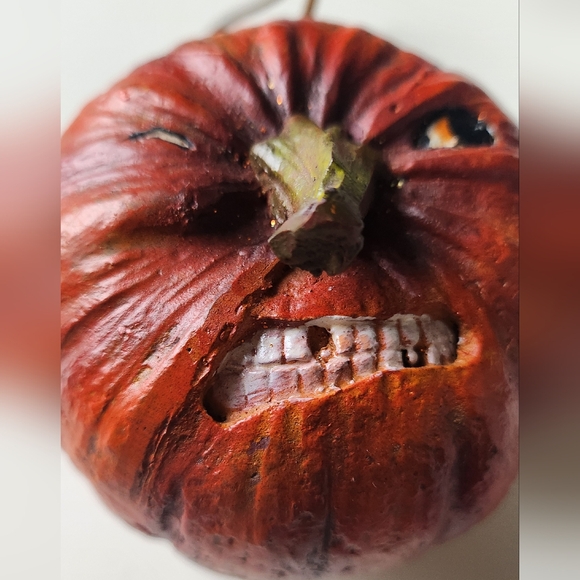 Carved pumpkin ordamnet - Picture 5 of 6